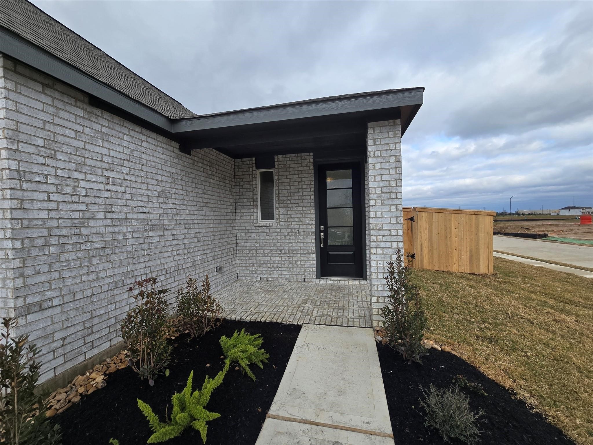 5650 Goosander Land Drive Baytown, TX 77521 - Photo 6 of 19 **Photos are representative of a similar floor plan**