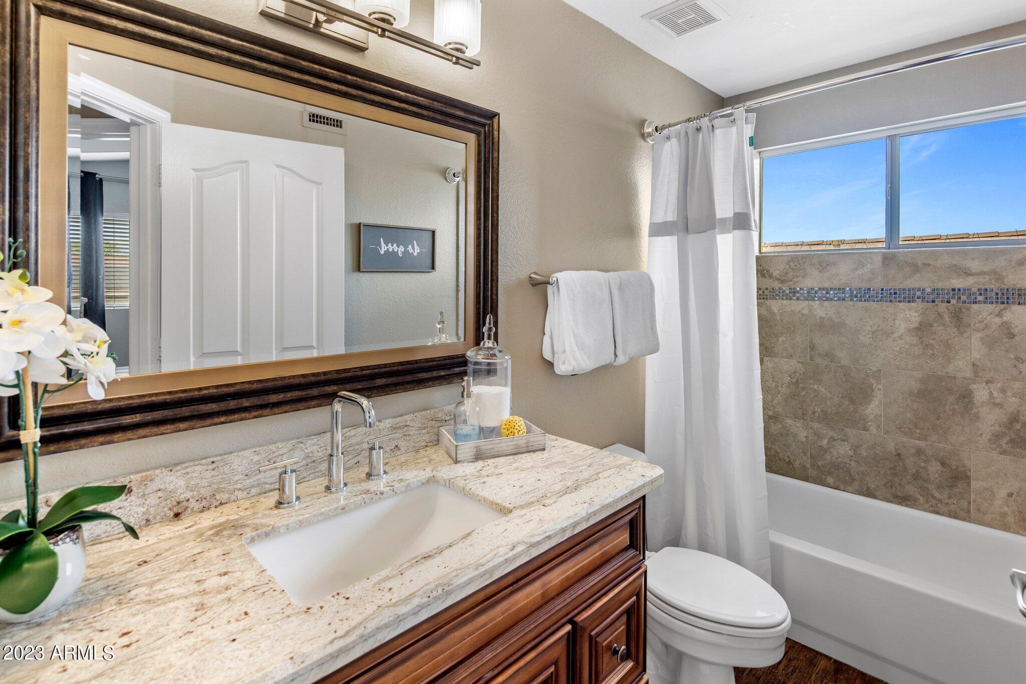 4527 East Gatewood Road Phoenix, AZ 85050 - Photo 23 of 33 2nd Bathroom