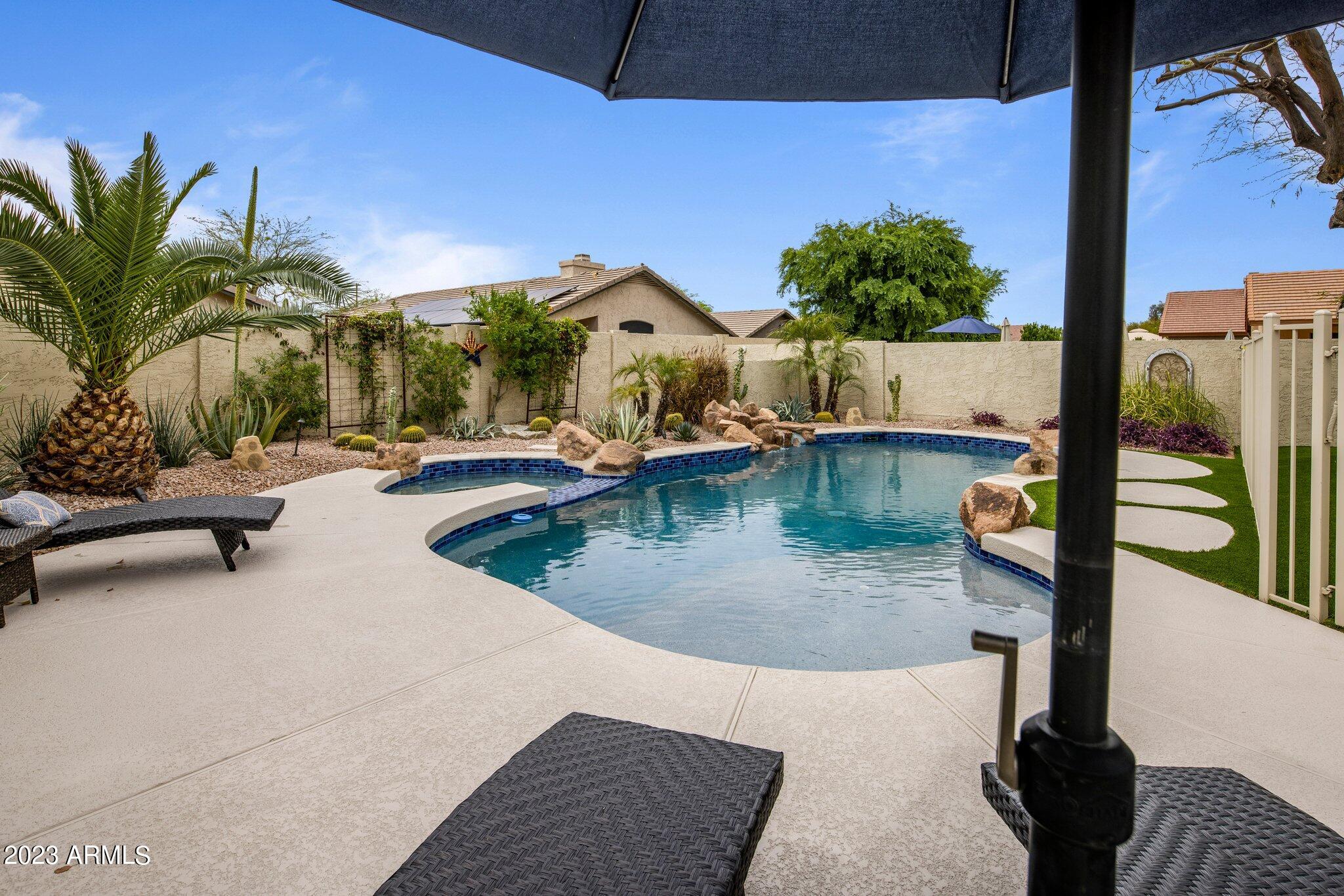 4527 East Gatewood Road Phoenix, AZ 85050 - Photo 27 of 33 Resorty Style Living