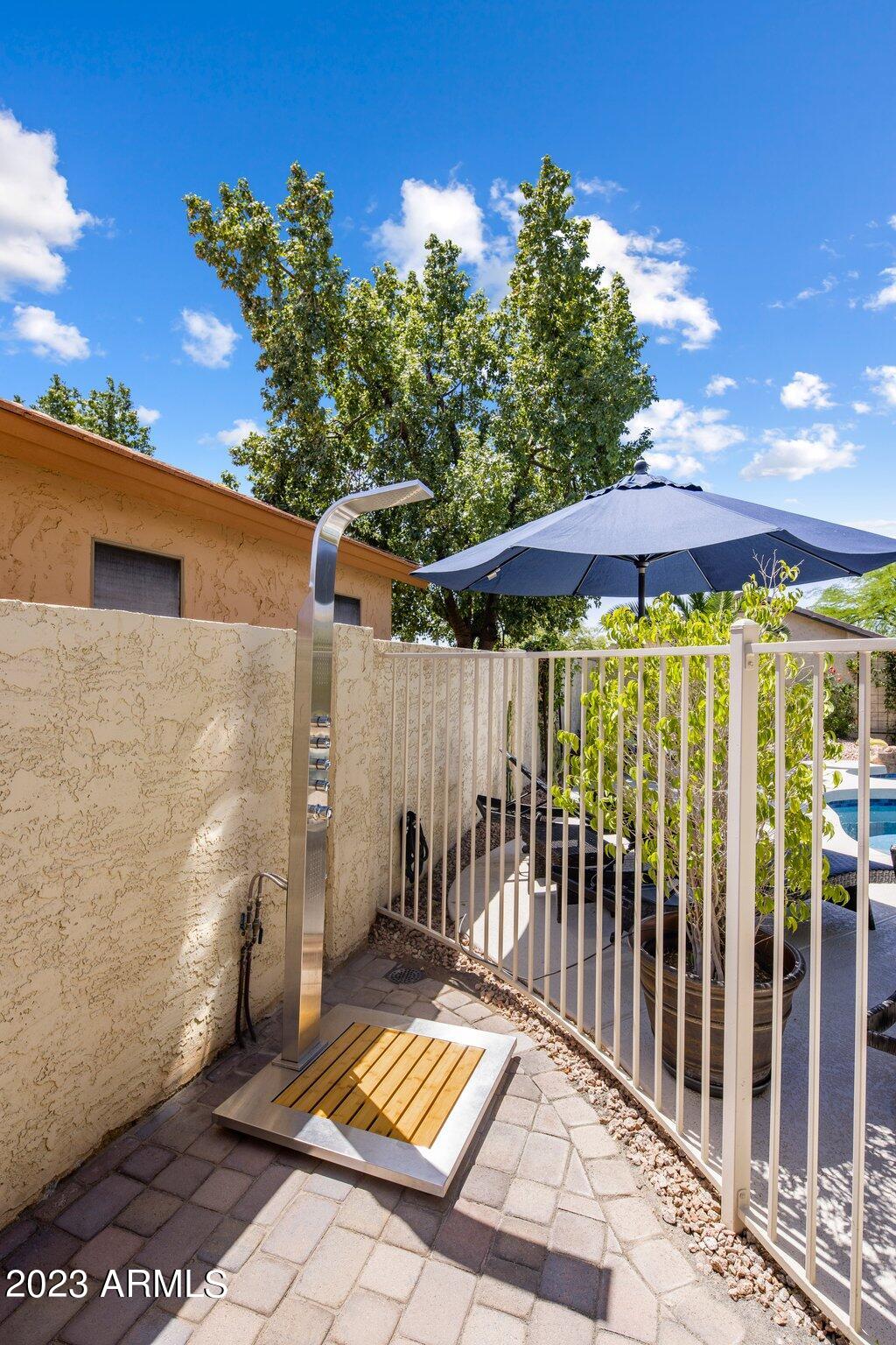 4527 East Gatewood Road Phoenix, AZ 85050 - Photo 30 of 33 Outdoor Shower