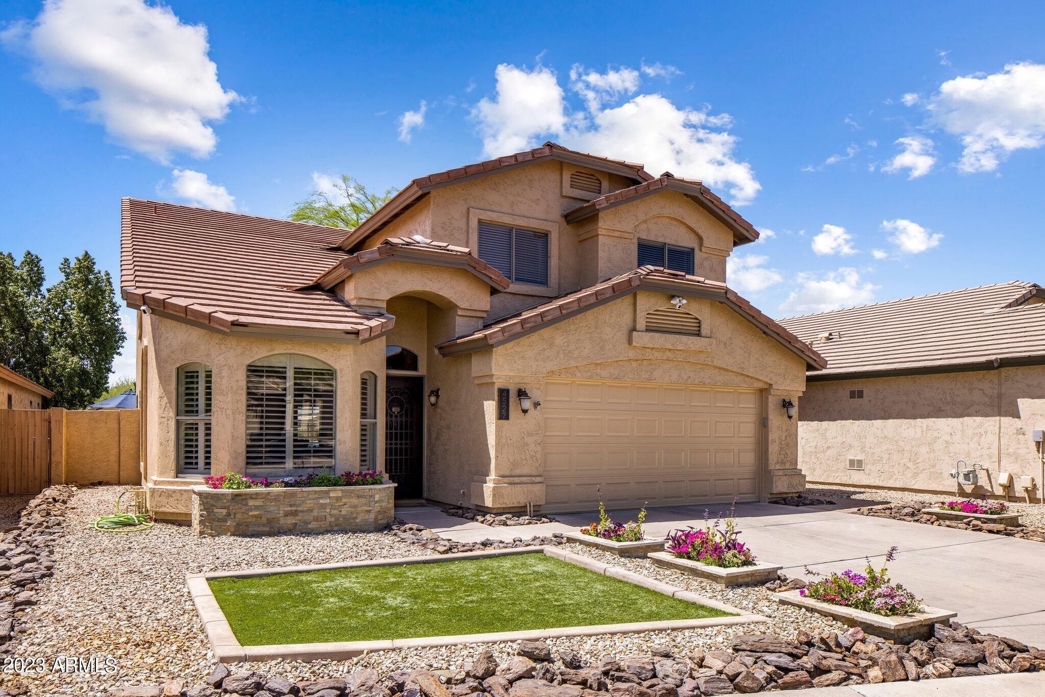 4527 East Gatewood Road Phoenix, AZ 85050 - Photo 6 of 33 Immaculate Home