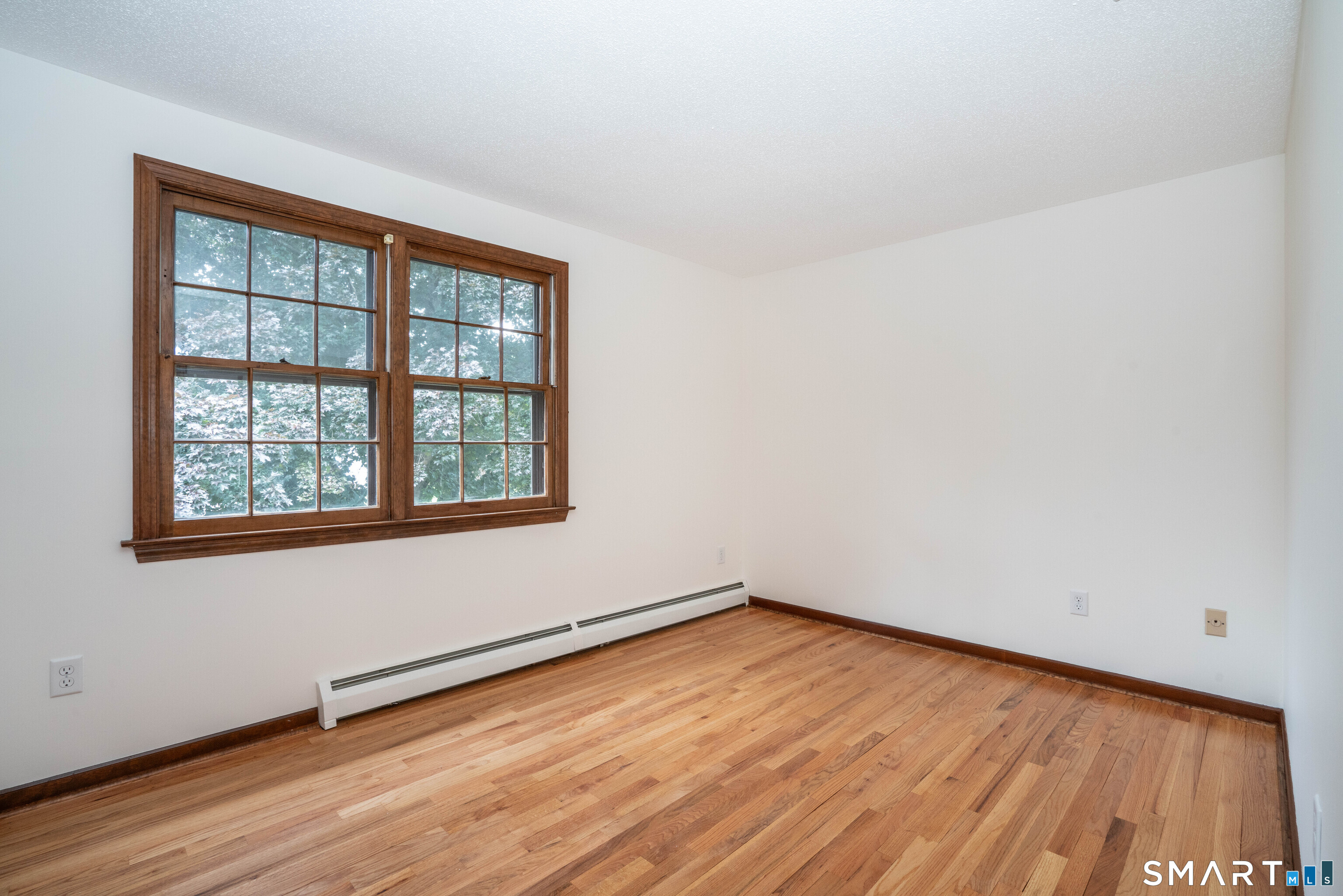 182 Valley View Road Manchester, CT 06040 - Photo 33 of 40 Bedroom 3
