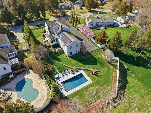 $1,950,000 | 10 Loring Avenue, Kingston, MA 02364