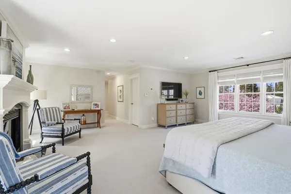 $1,950,000 | 10 Loring Avenue, Kingston, MA 02364