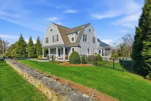 $1,950,000 | 10 Loring Avenue, Kingston, MA 02364