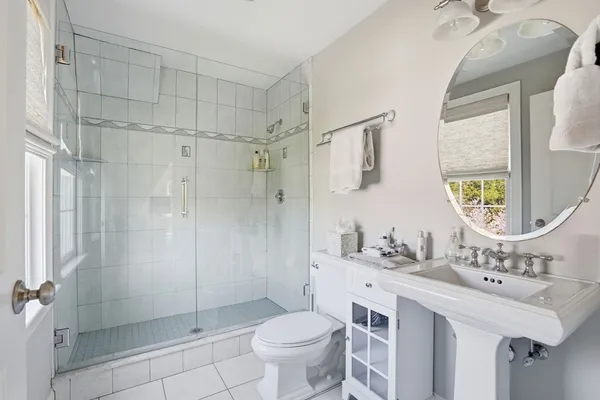 $1,950,000 | 10 Loring Avenue, Kingston, MA 02364