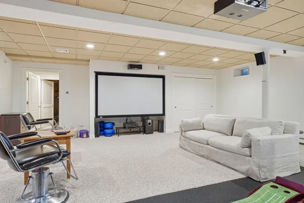 $1,950,000 | 10 Loring Avenue, Kingston, MA 02364