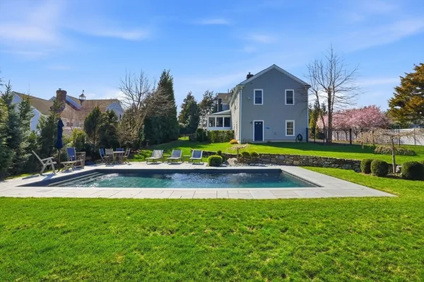 $1,950,000 | 10 Loring Avenue, Kingston, MA 02364