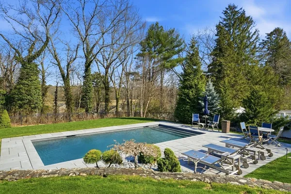 $1,950,000 | 10 Loring Avenue, Kingston, MA 02364