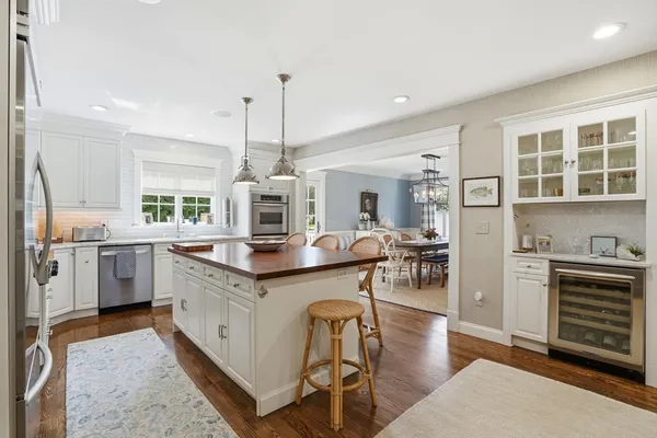 $1,950,000 | 10 Loring Avenue, Kingston, MA 02364