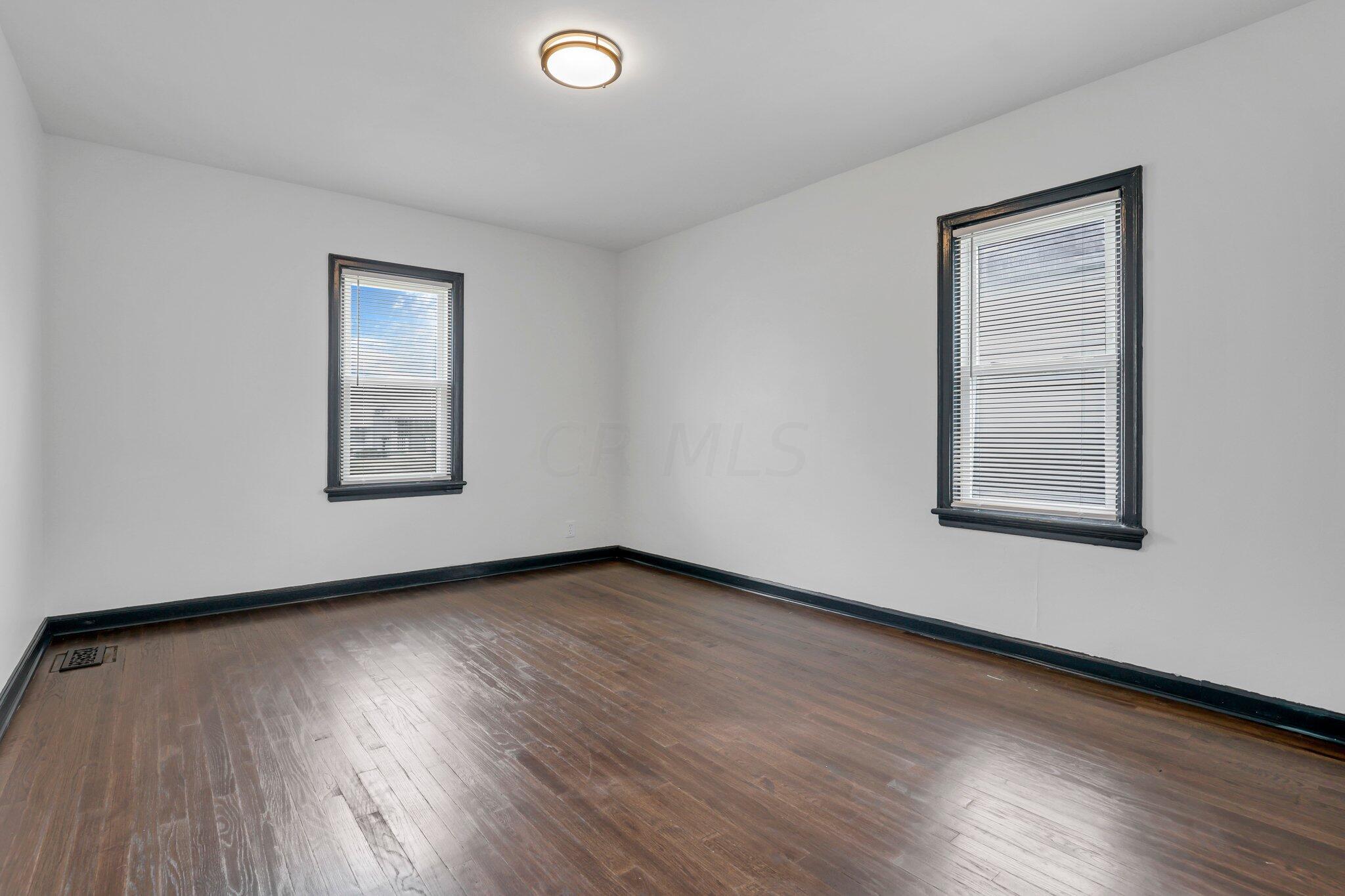 2253 Gerbert Road Columbus, OH 43211 - Photo 22 of 42 21-web-or-mls-0N4A2633