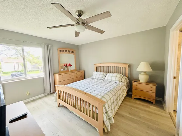 $1,600 | 408 Pine Glen Lane, Unit C2, Greenacres, FL 33463