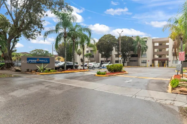 $229,900 | 8002 Southwest 149th Avenue, Unit B118, Miami, FL 33193