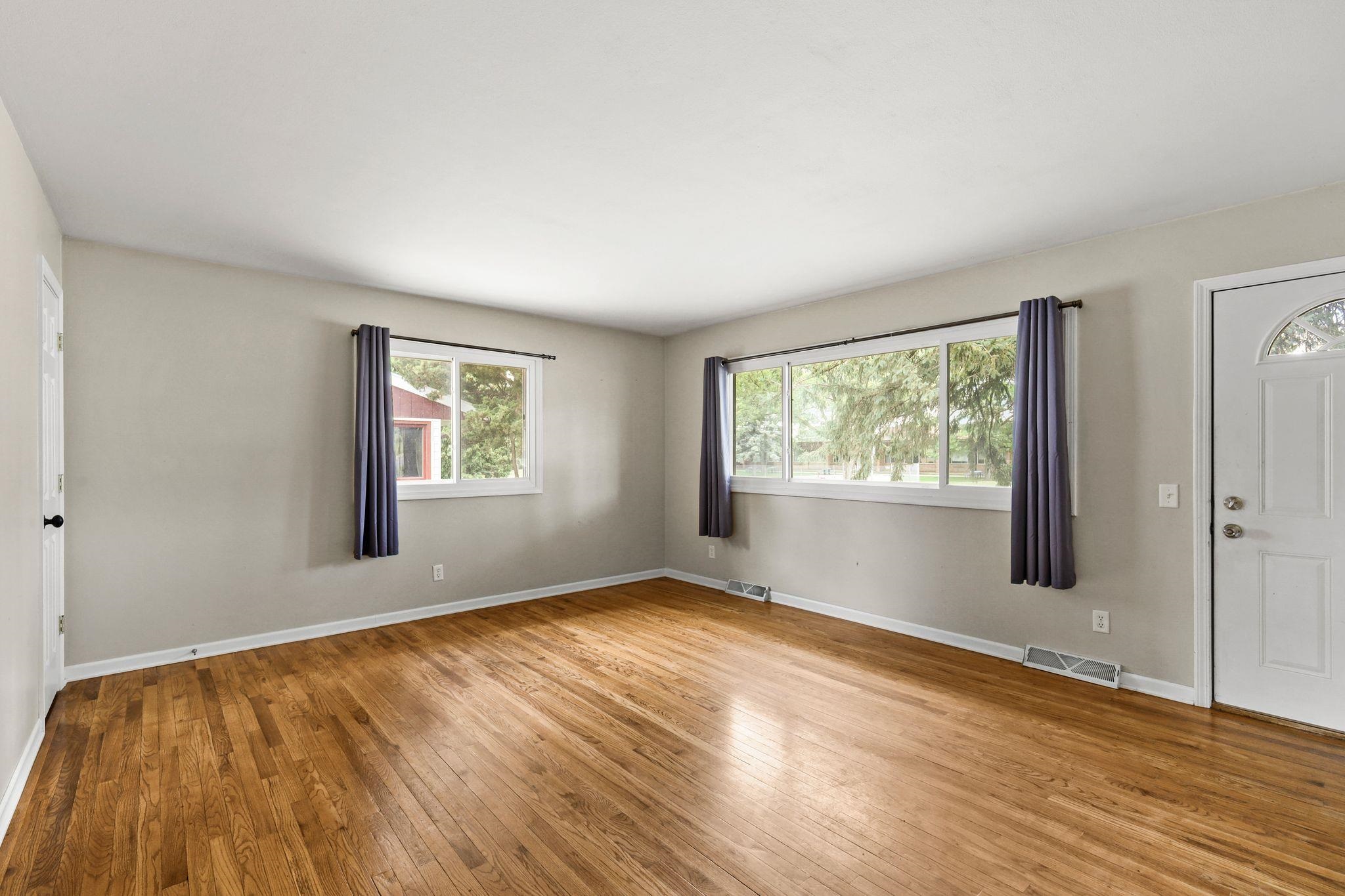 1417 Wyoming Way Madison, WI 53704 - Photo 5 of 37
