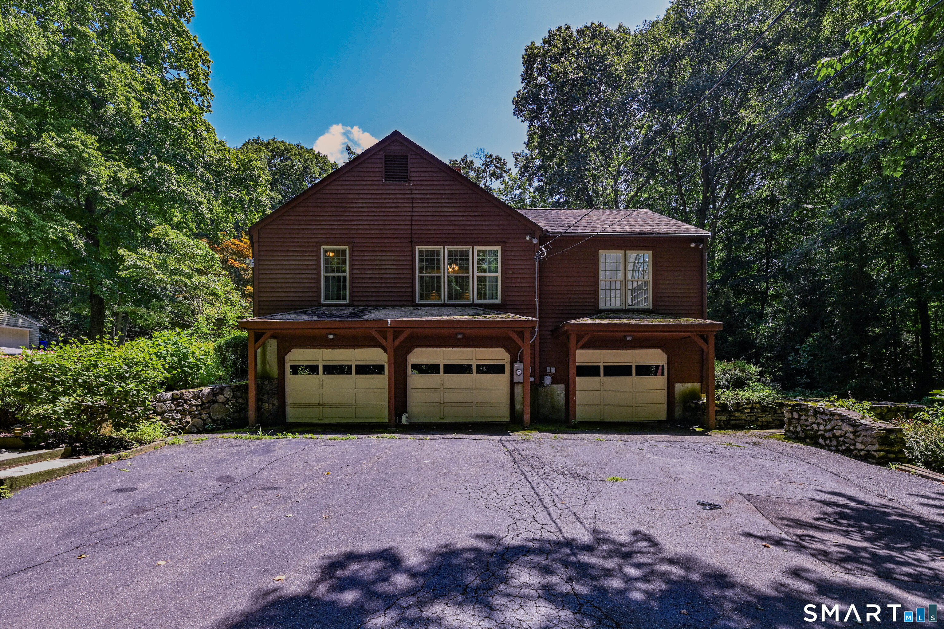 75 Great Ring Road Newtown, CT 06482 - Photo 4 of 39 Gallery Image 4