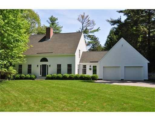 7 Stonebridge Road Cape Elizabeth, ME 04107 - Photo 1 of 20 Exterior Front.