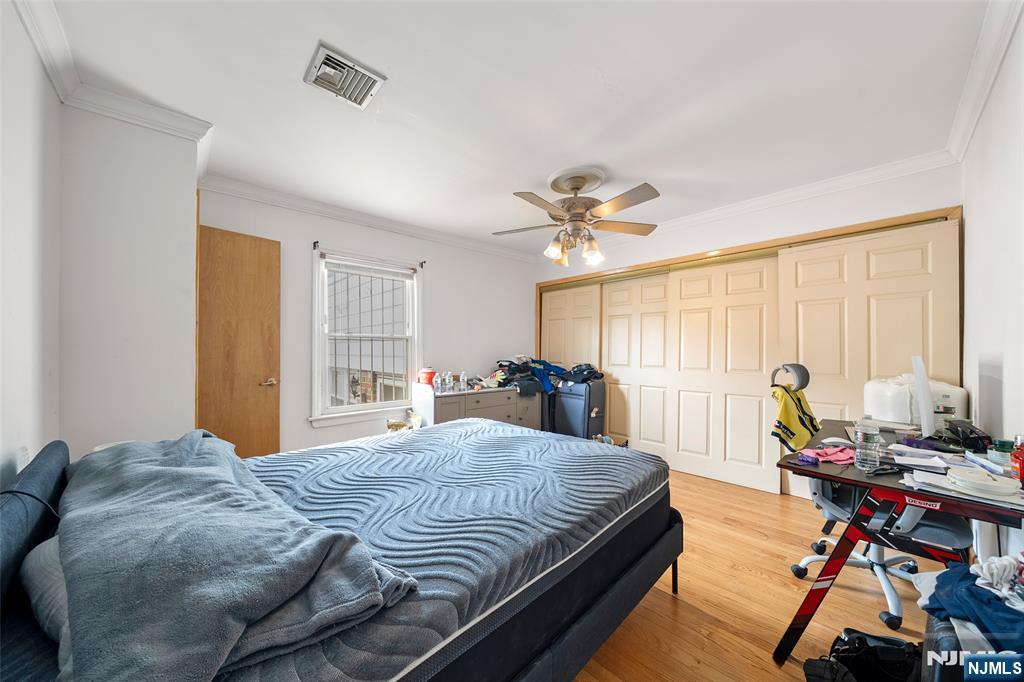209 8th Street Fairview, NJ 07022 - Photo 6 of 38