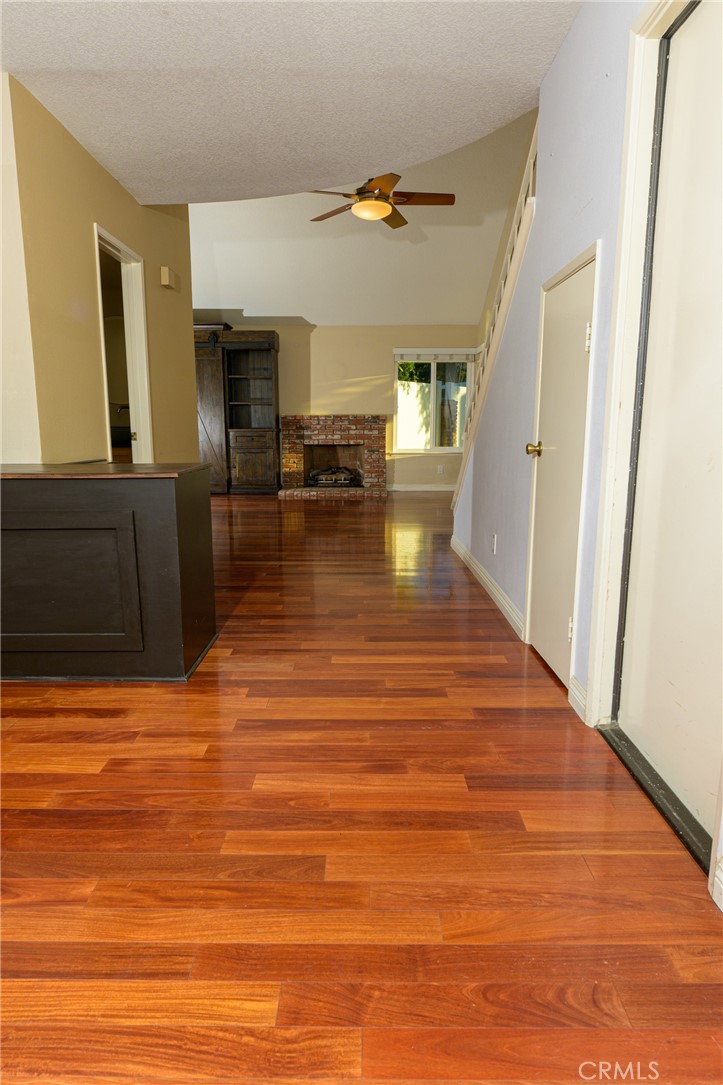 1202 Villanova Place Riverside, CA 92506 - Photo 19 of 51 Hallway