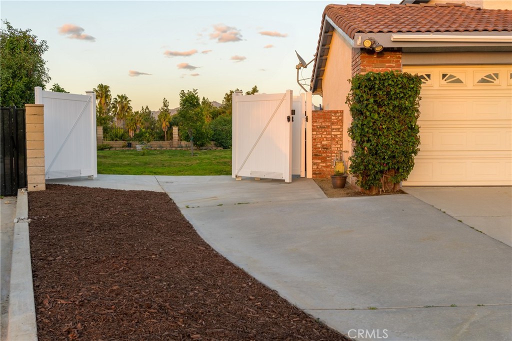 1202 Villanova Place Riverside, CA 92506 - Photo 30 of 51 Gated side Yard, RV Parking, ADUs potential