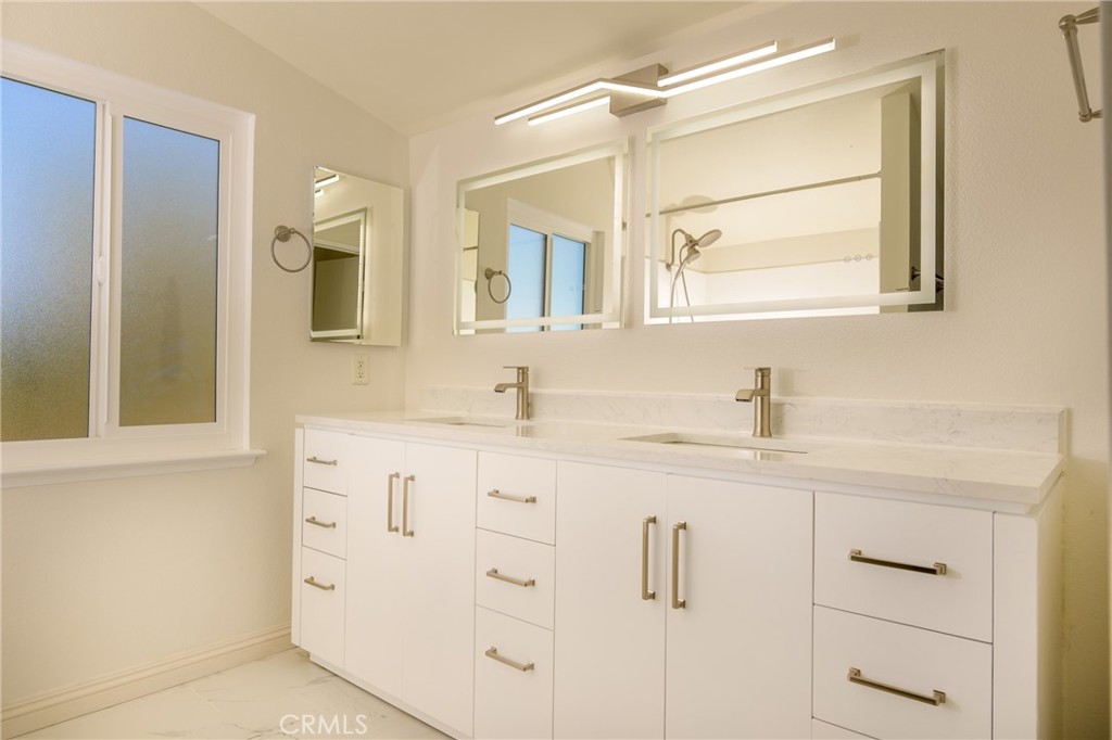 1202 Villanova Place Riverside, CA 92506 - Photo 10 of 51 Remodeled Master Bathroom with Double Vanity