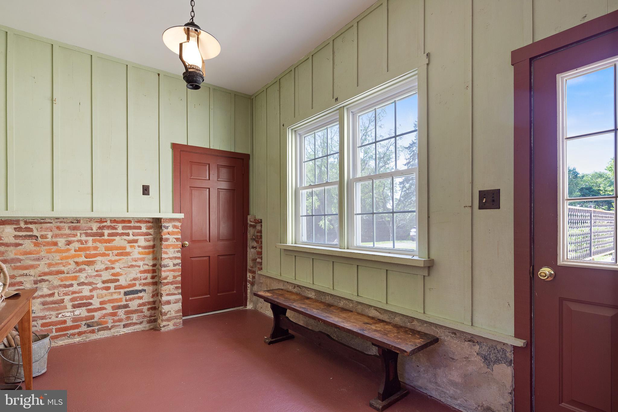 135 Kemp Lane Elkton, MD 21921 - Photo 3 of 38 Breezeway