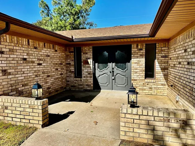 $229,500 | 16 Haven Circle, Denison, TX 75020