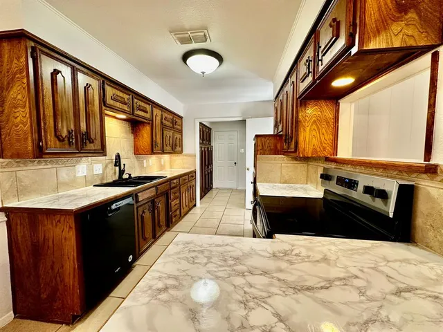 $229,500 | 16 Haven Circle, Denison, TX 75020