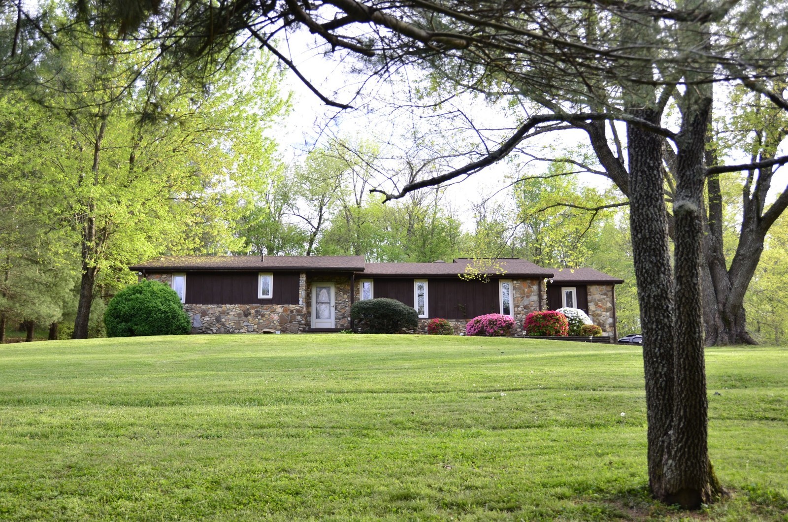 200 Dean Road Clarksville, TN 37040 - Photo 3 of 5 a view of a house with a yard