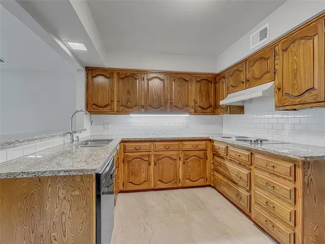 $3,500 | 7608 Meadow Oaks Drive, Dallas, TX 75230