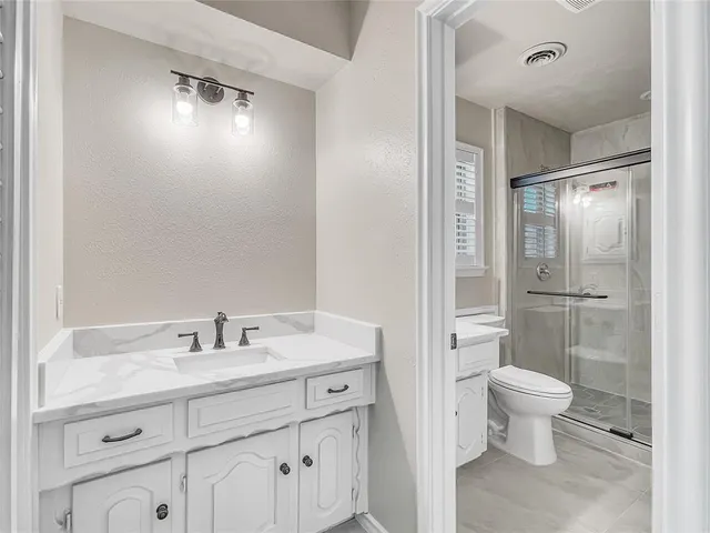 $3,500 | 7608 Meadow Oaks Drive, Dallas, TX 75230