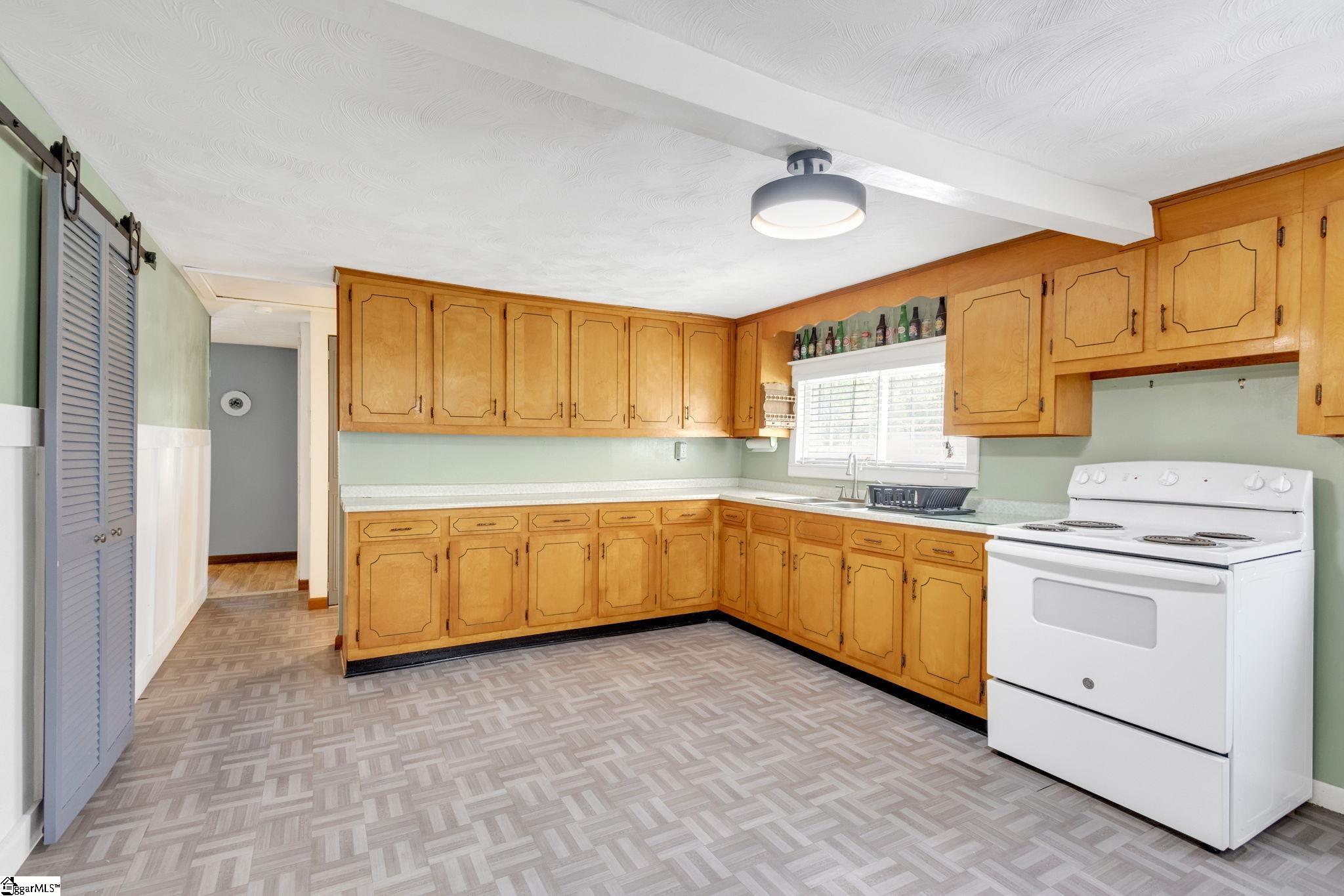 603 Old Hunts Bridge Road Greenville, SC 29617 - Photo 3 of 36