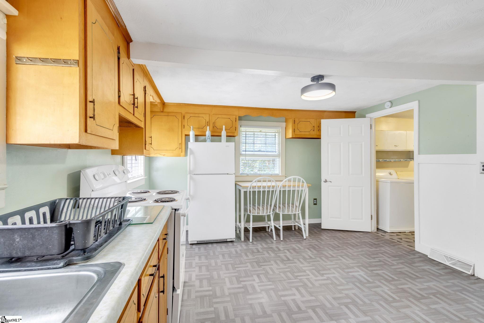 603 Old Hunts Bridge Road Greenville, SC 29617 - Photo 4 of 36