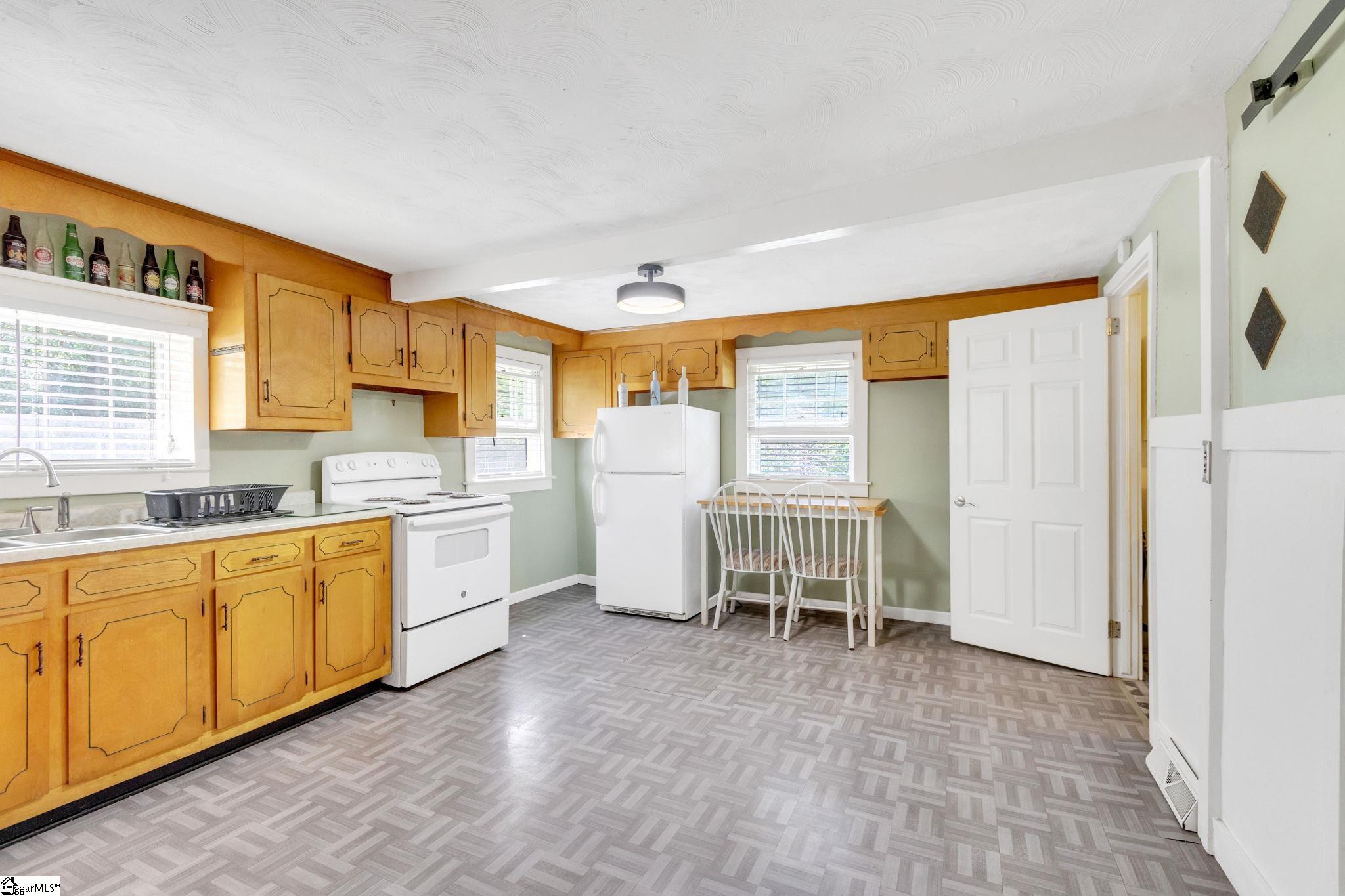 603 Old Hunts Bridge Road Greenville, SC 29617 - Photo 5 of 36