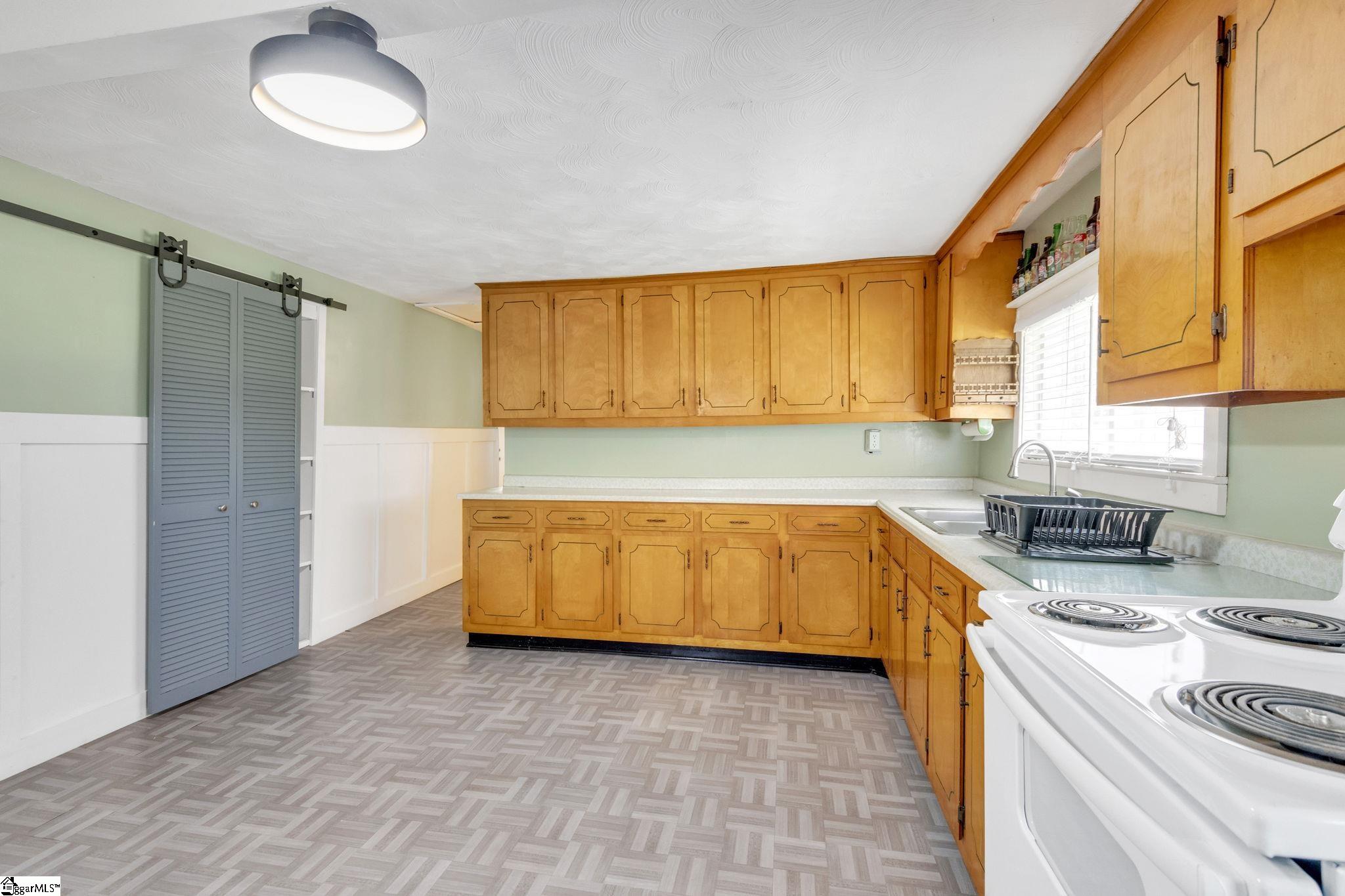 603 Old Hunts Bridge Road Greenville, SC 29617 - Photo 6 of 36