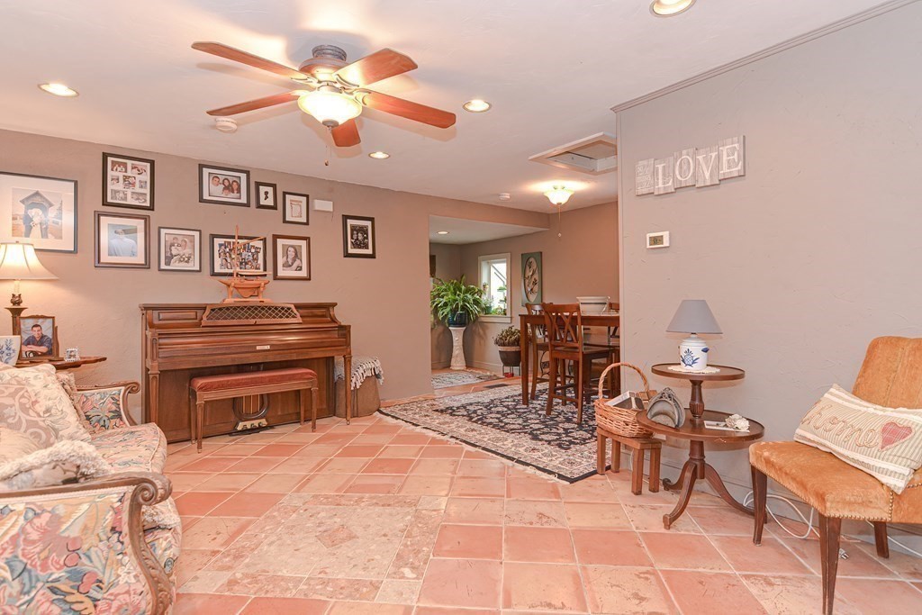 15 Chestnut Road Norfolk, MA 02056 - Photo 18 of 37 Gallery Image 18
