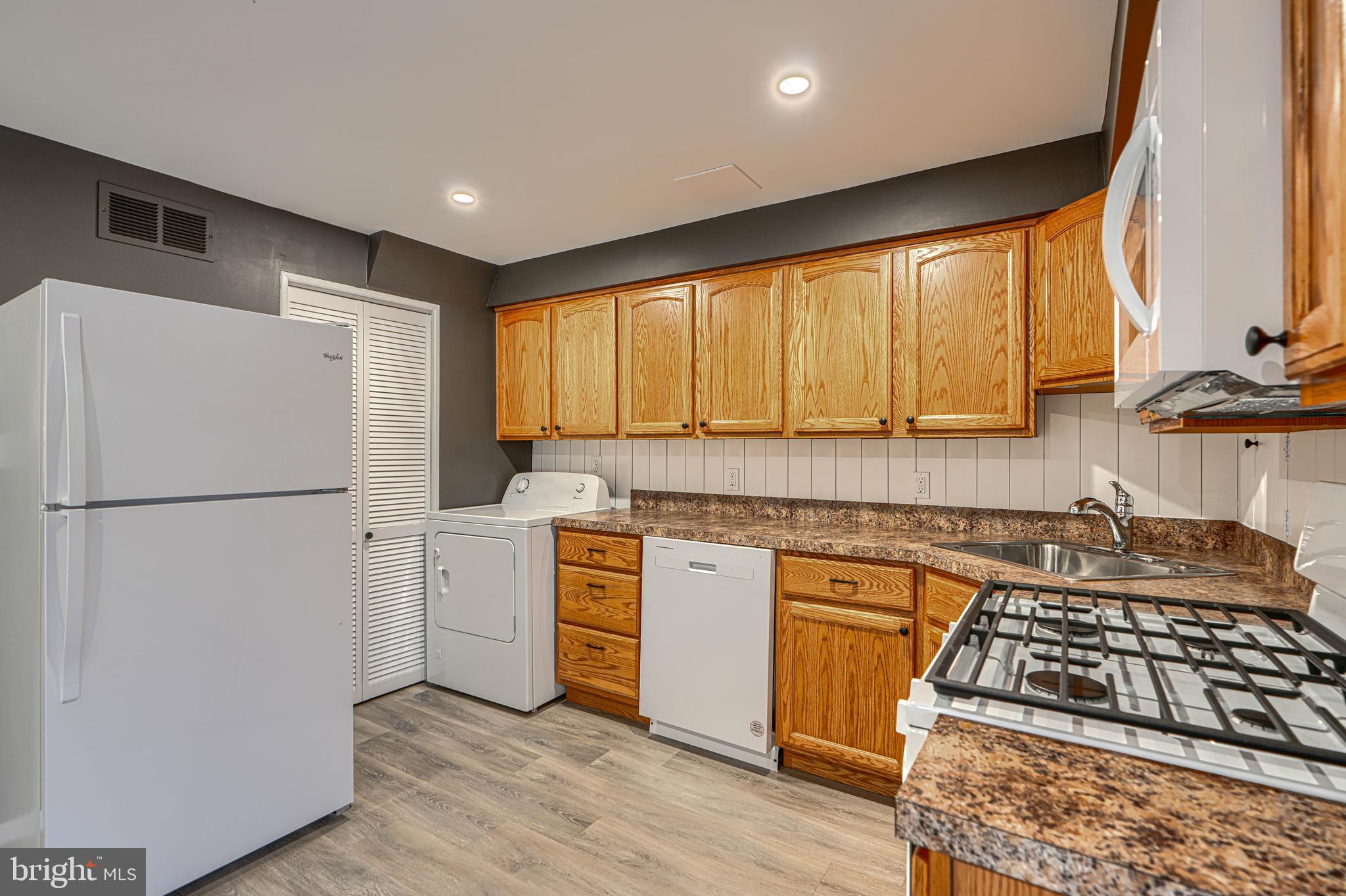 2044 Larkhall Road Dundalk, MD 21222 - Photo 13 of 42 Great open kitchen layout