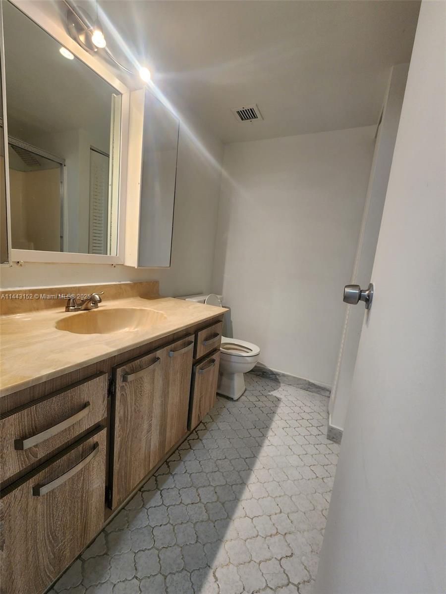 13499 Biscayne Boulevard, Unit 1513 North Miami, FL 33181 - Photo 14 of 24