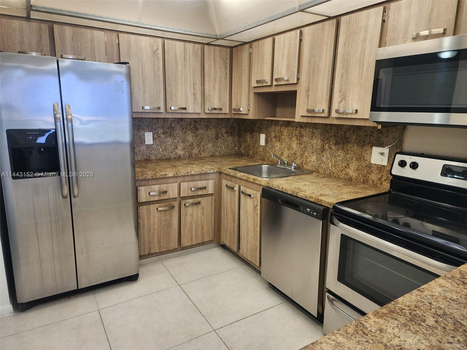 13499 Biscayne Boulevard, Unit 1513 North Miami, FL 33181 - Photo 6 of 24