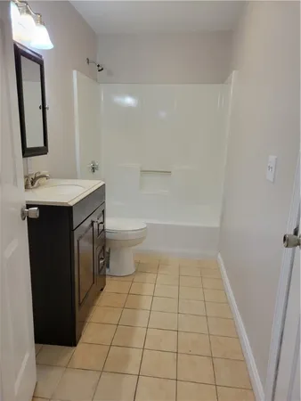 $1,900 | 200 Woodlawn Avenue, Unit 207, North Providence, RI 02904