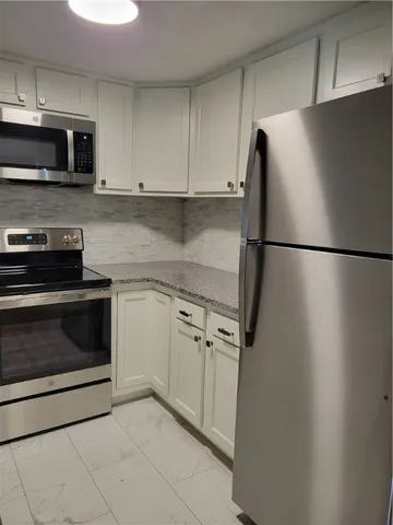 $1,900 | 200 Woodlawn Avenue, Unit 207, North Providence, RI 02904