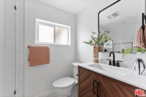 $1,798,000 | 5192 Orange Place, Los Angeles, CA 90008