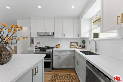 $1,798,000 | 5192 Orange Place, Los Angeles, CA 90008