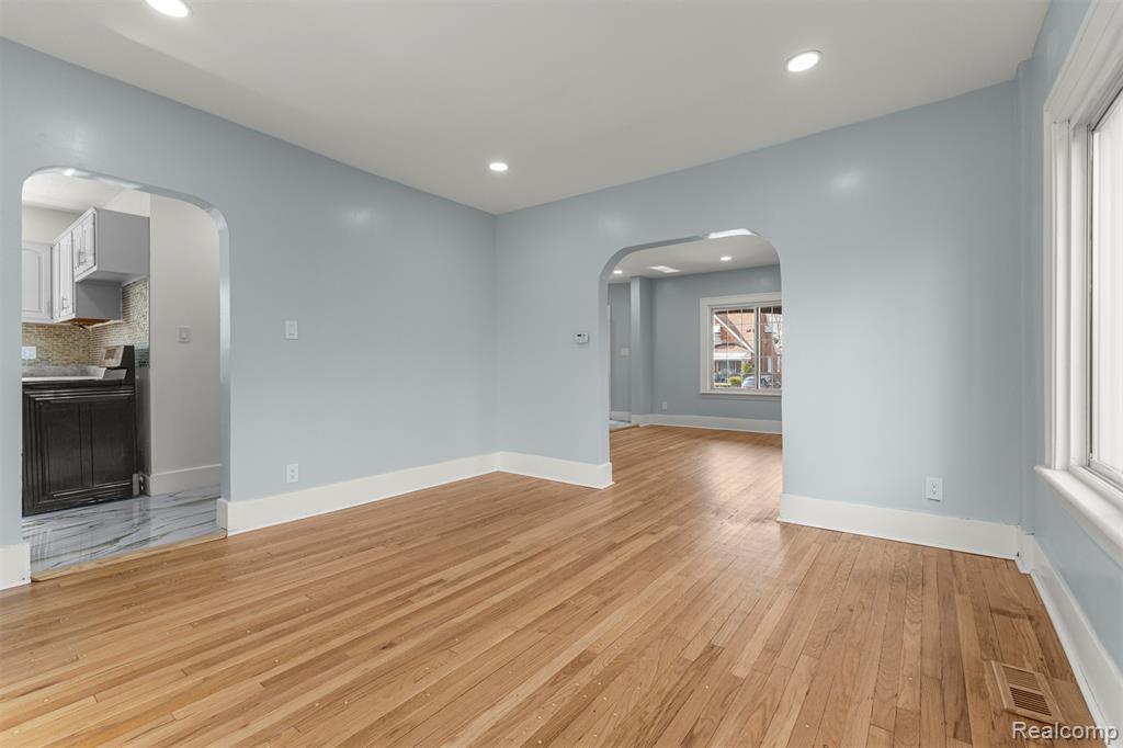 7830 Miller Road Dearborn, MI 48126 - Photo 12 of 43 Gallery Image 12