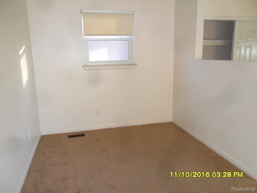 30522 Hayes Road Roseville, MI 48066 - Photo 6 of 11