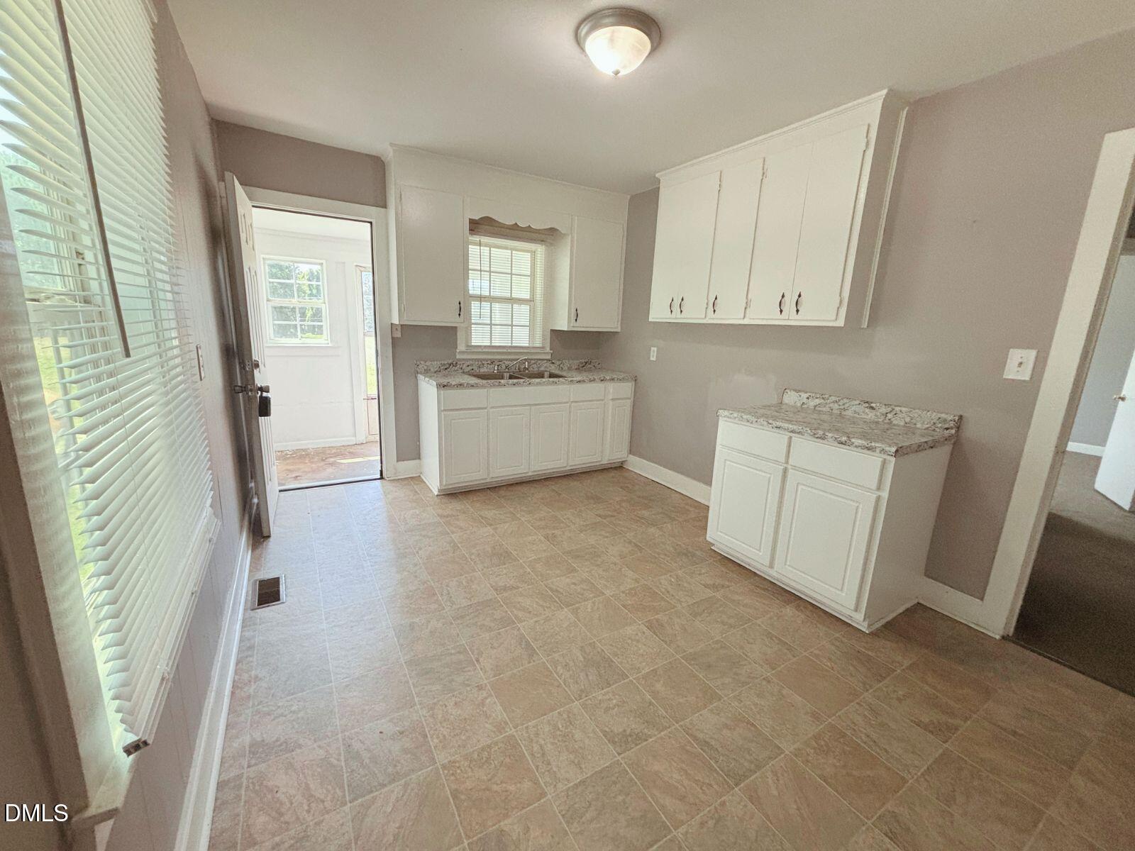 156 Brookston Road Henderson, NC 27537 - Photo 5 of 23