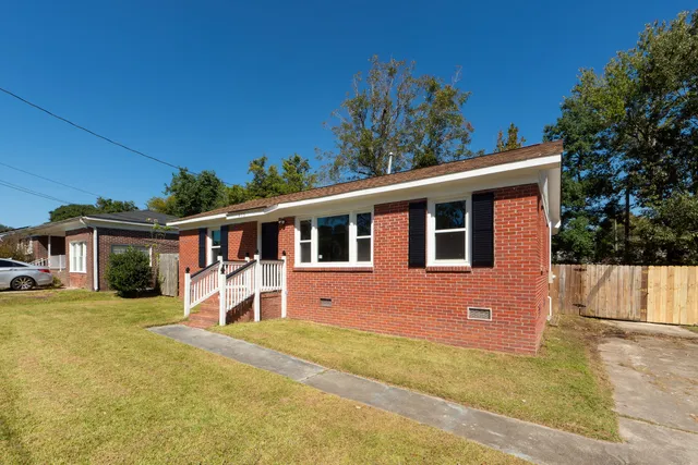 $250,000 | 413 Sarah Drive, Goose Creek, SC 29445