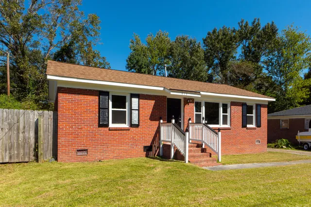 $250,000 | 413 Sarah Drive, Goose Creek, SC 29445