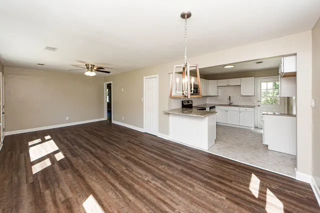 $250,000 | 413 Sarah Drive, Goose Creek, SC 29445