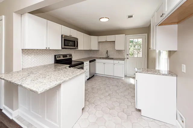 $250,000 | 413 Sarah Drive, Goose Creek, SC 29445