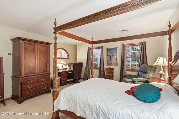 $764,900 | 302 Abbey Drive, Clarks Summit, PA 18411